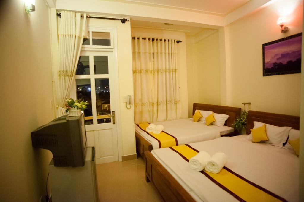 Happy Day 1 Hotel Да Лат Стая снимка