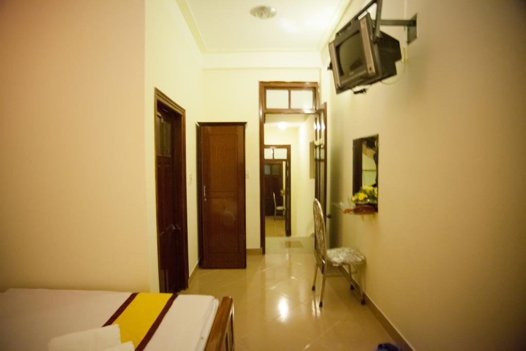 Happy Day 1 Hotel Да Лат Стая снимка