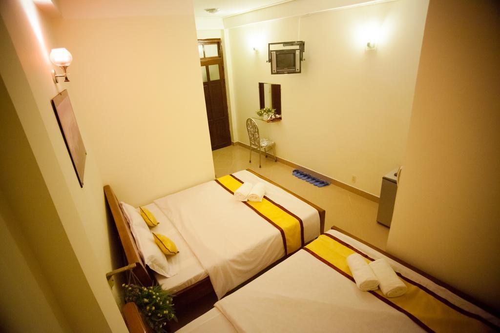 Happy Day 1 Hotel Да Лат Стая снимка